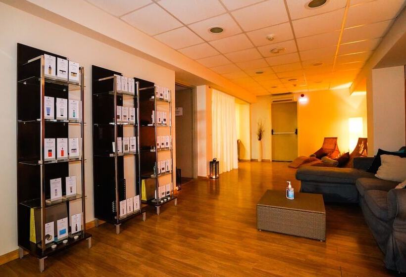 酒店 Aeolian Village Beach Resort