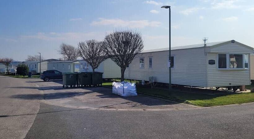 בית מלון כפרי Family Friendly 2 Bed Caravan In Rhyl, North Wales