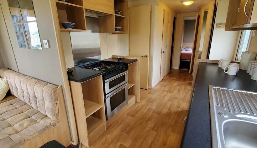 בית מלון כפרי Family Friendly 2 Bed Caravan In Rhyl, North Wales