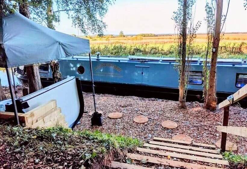 فندق Hawthorn Hideaway