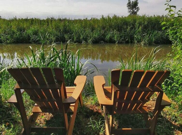 فندق Hawthorn Hideaway