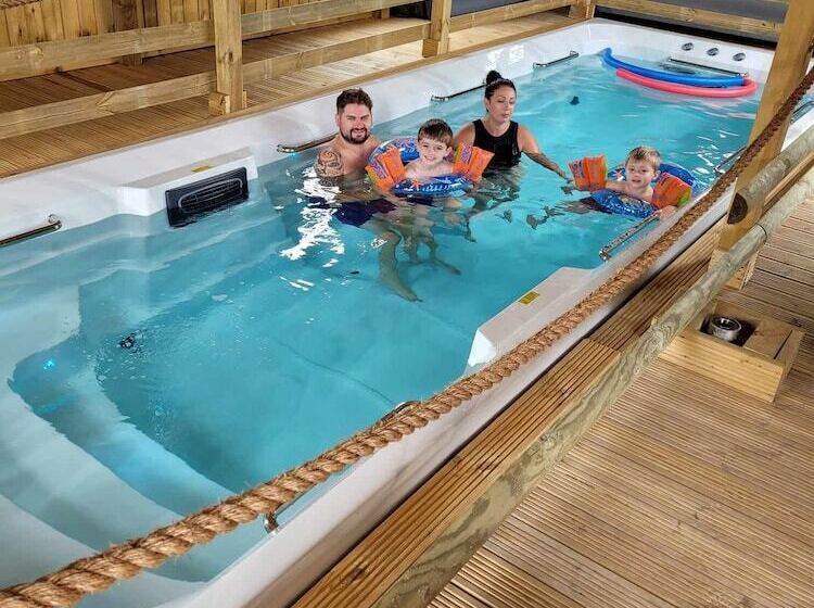 בית מלון כפרי Lovely Glamping Dream Pod In St Austell, Cornwall