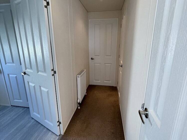 Отель Romney Lodge