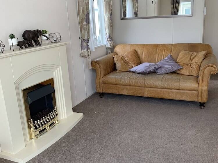 Отель Romney Lodge