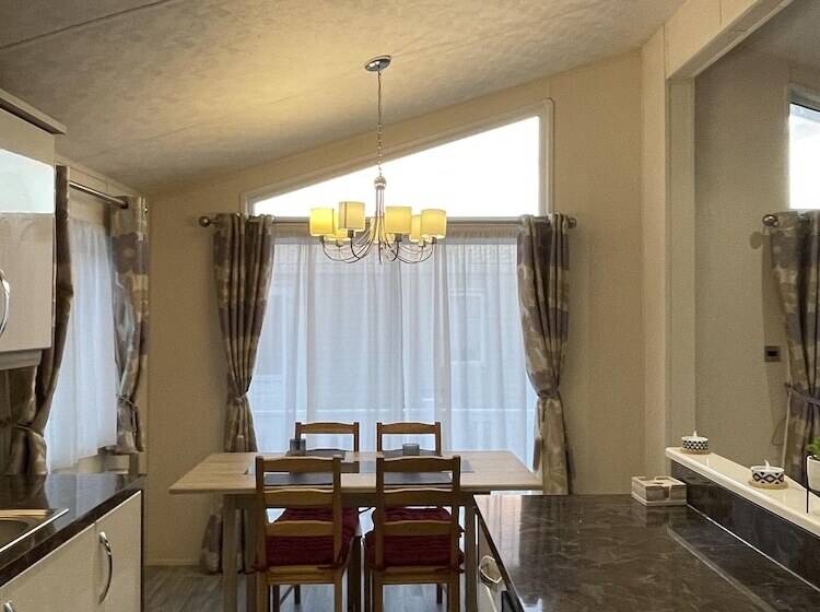 Отель Romney Lodge