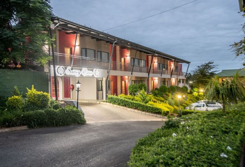 בית מלון כפרי Savoy And Conference Centre