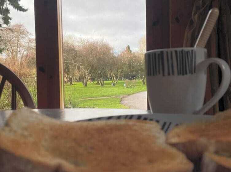 Beautiful 1 Bed Log Cabin In Retford Close To A1