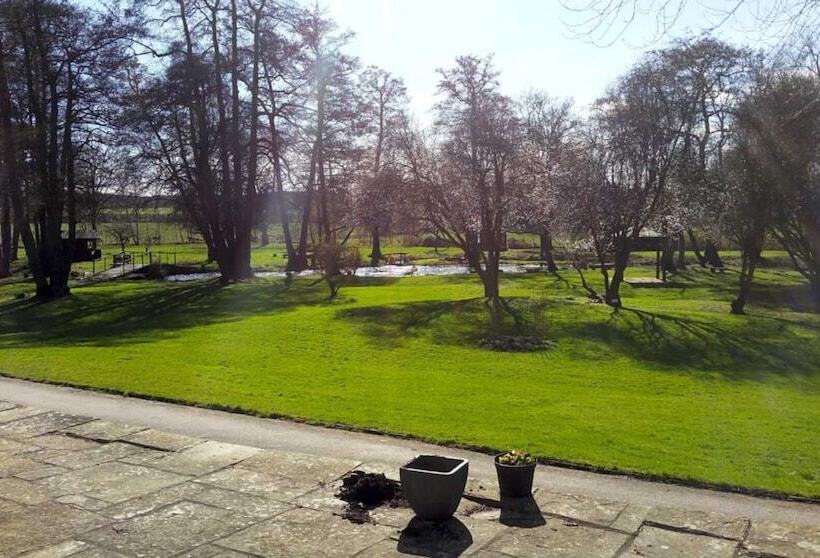 Beautiful 1 Bed Log Cabin In Retford Close To A1