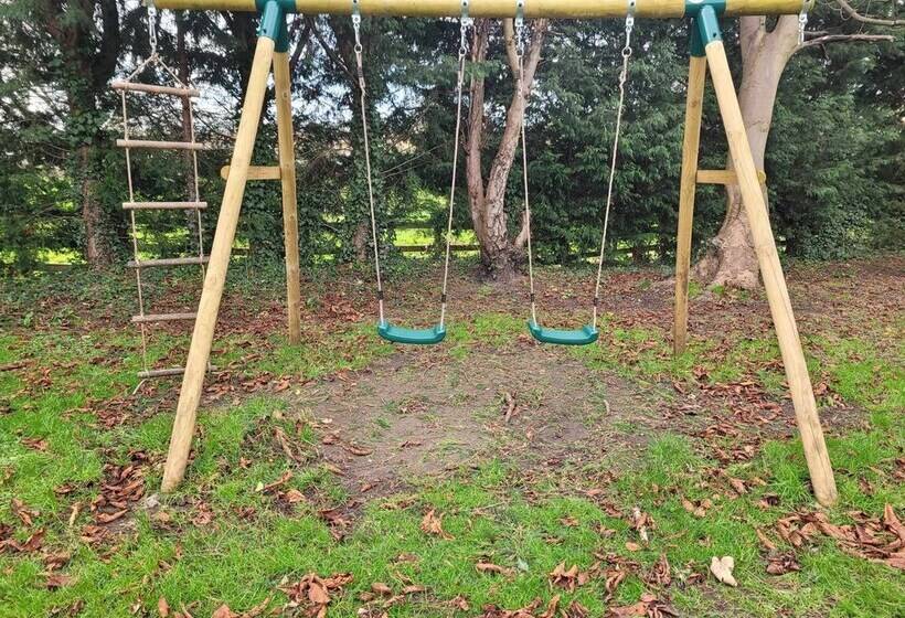 Beautiful 1 Bed Log Cabin In Retford Close To A1