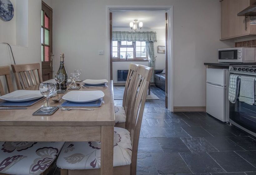 Lilac Cottage 1 Bed Cottage Amroth