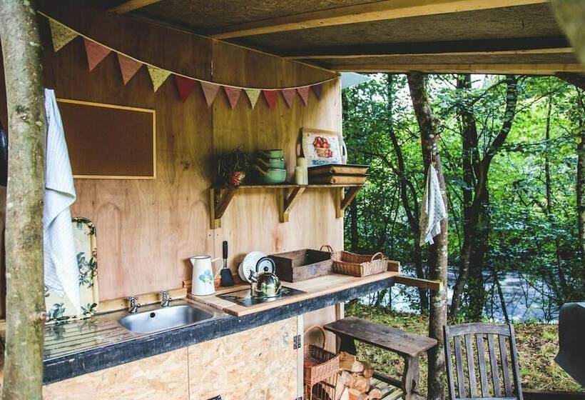 Luxury Secluded Camping In The Brecon Beacons