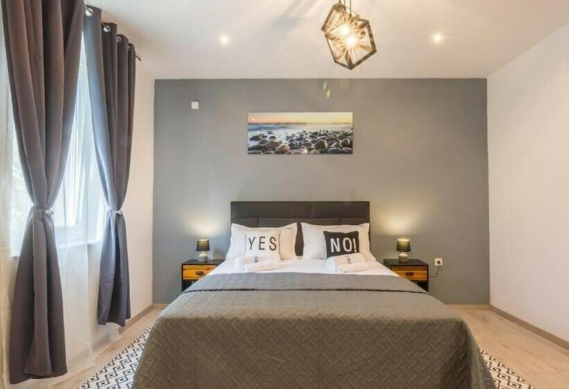 펜션 Rooms Sea & Sun With Private Parking