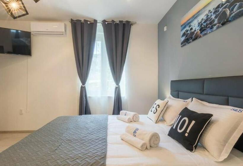 펜션 Rooms Sea & Sun With Private Parking