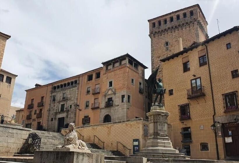 Real Segovia Apartments