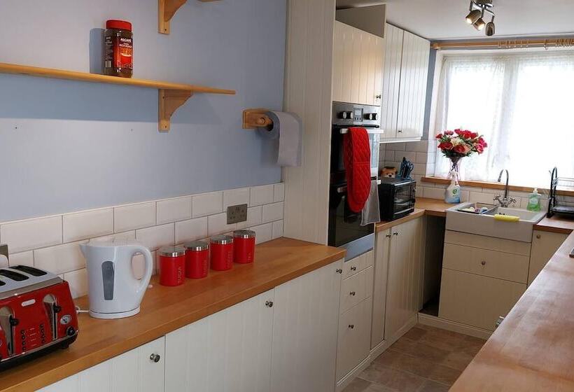 レジデンス Beautiful 3 Bed House In Chatham