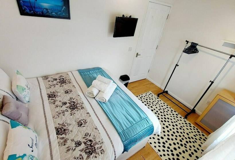 住所  Beautiful 3 Bed House In Chatham