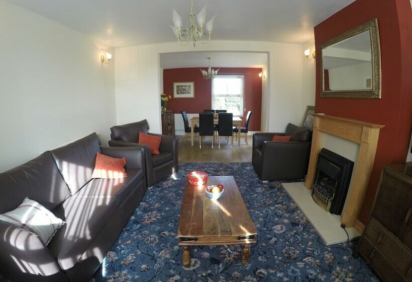 住所  Beautiful And Spacious House In North Wales, Uk