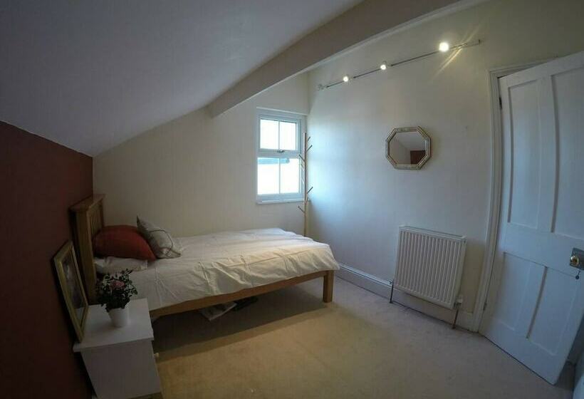 住所  Beautiful And Spacious House In North Wales, Uk