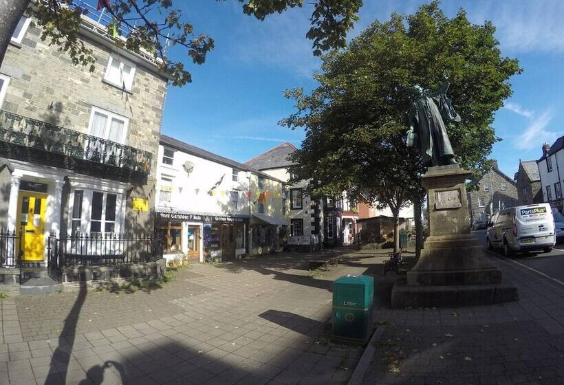 住所  Beautiful And Spacious House In North Wales, Uk