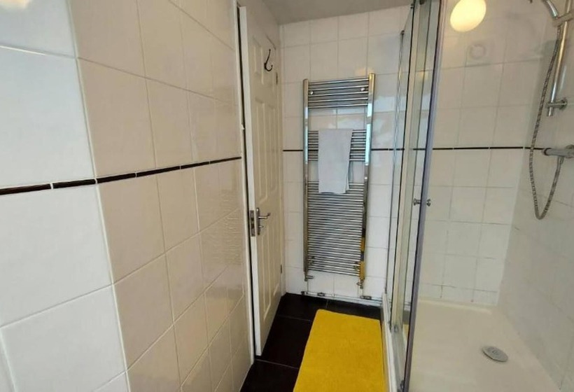 レジデンス Gilling Villa Remarkable 4 Bed House In Gillingham