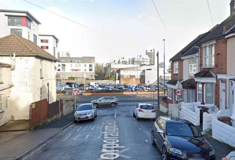 住所  Gilling Villa Remarkable 4 Bed House In Gillingham