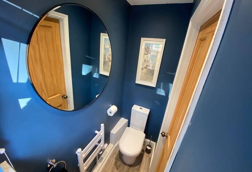 דירת נופש Luxurious Victorian Villa With Parking, Sleeps Six