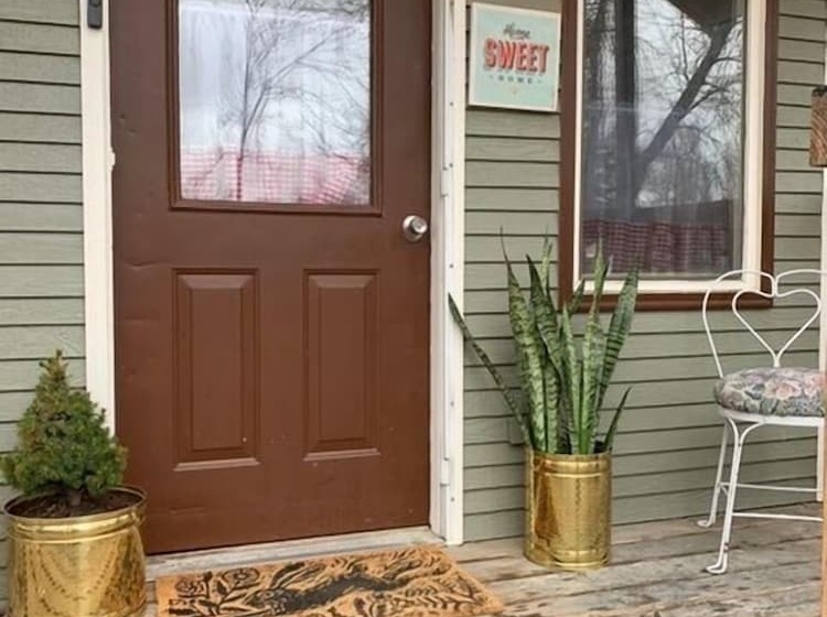 Retro Inspired Downtown Loveland Apartment