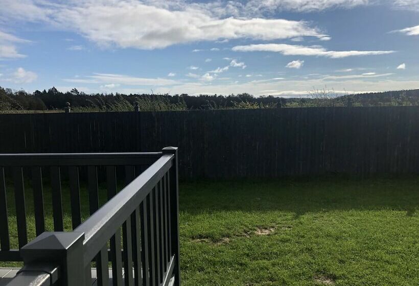 Rivendale 8 & Hot Tub 2 Bed