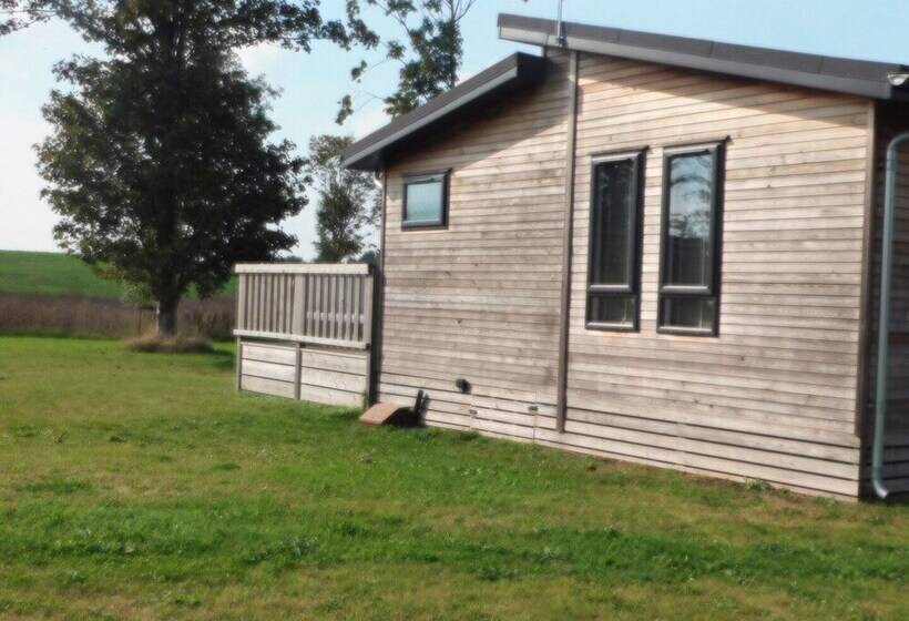 Spacious 2 Bed Lodge In Bury Saint Edmunds