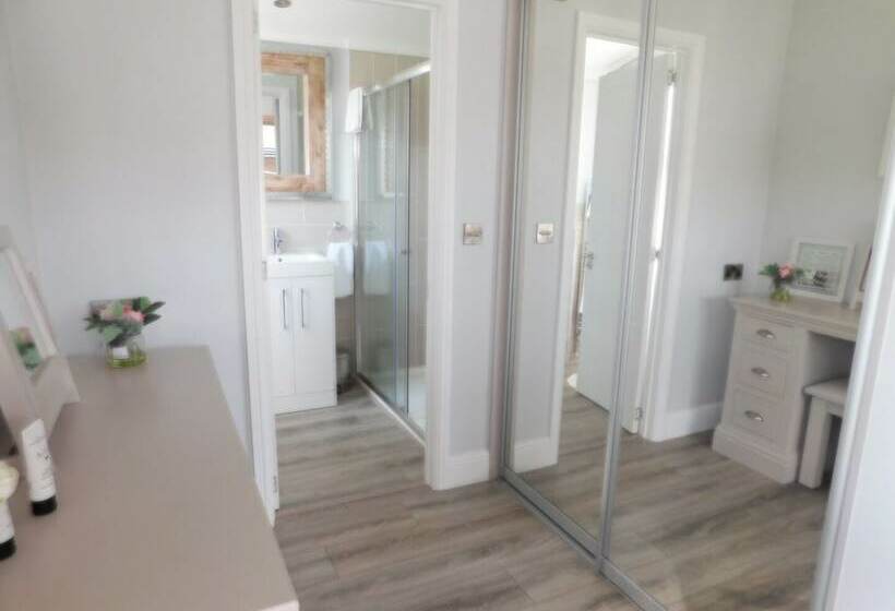 Spacious 2 Bed Lodge In Bury Saint Edmunds