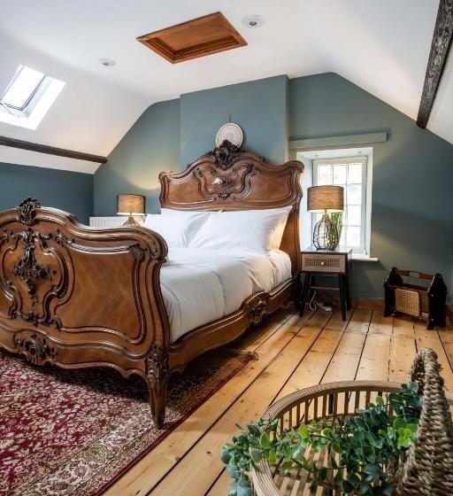 تختخواب و صبحانه The Bottles Lodge