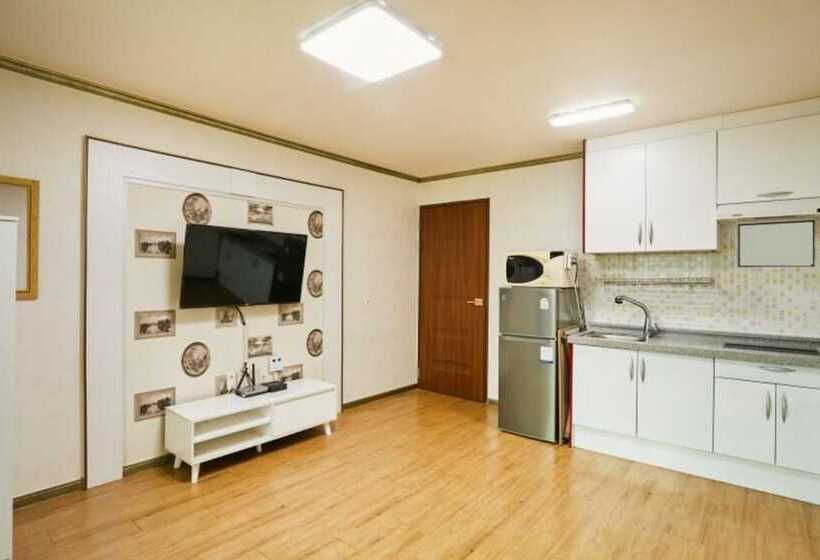 Daecheon Sinhwa Pension