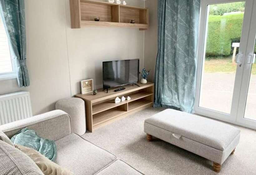 Exotic 3 Bed Caravan At Newquay Holiday Park