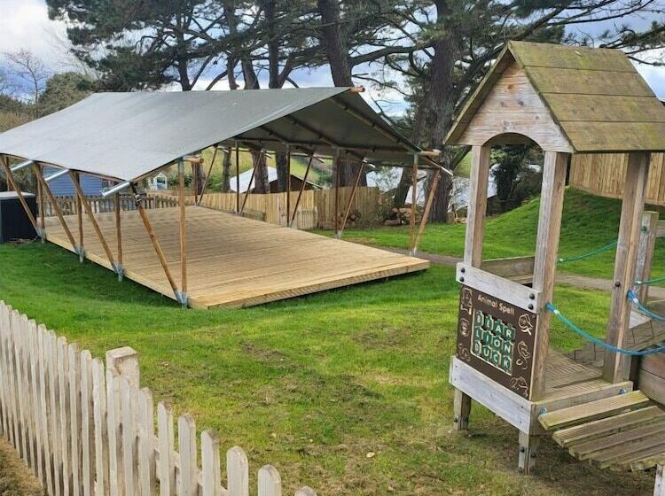 Exotic 3 Bed Caravan At Newquay Holiday Park