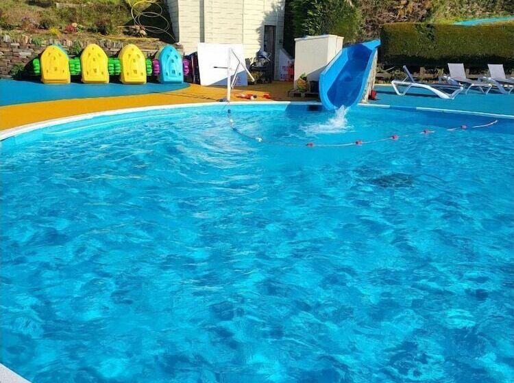 Exotic 3 Bed Caravan At Newquay Holiday Park