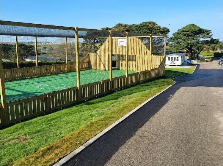 Exotic 3 Bed Caravan At Newquay Holiday Park