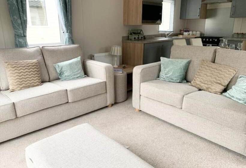 Exotic 3 Bed Caravan At Newquay Holiday Park