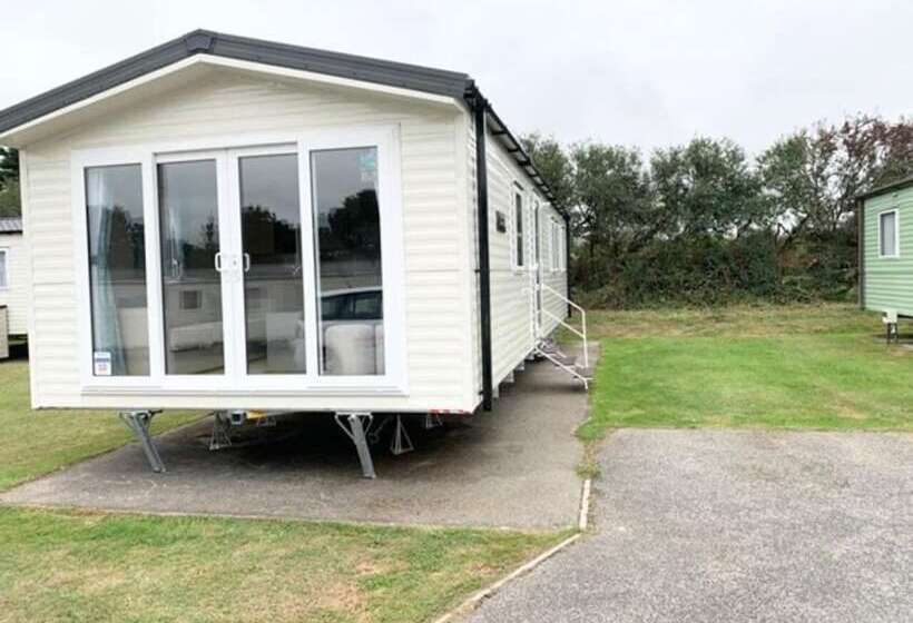 Exotic 3 Bed Caravan At Newquay Holiday Park