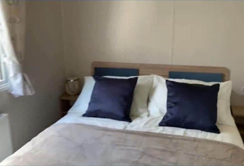 Exotic 3 Bed Caravan At Newquay Holiday Park