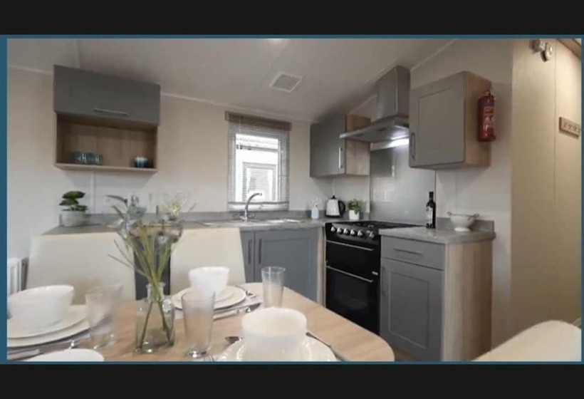 Exotic 3 Bed Caravan At Newquay Holiday Park