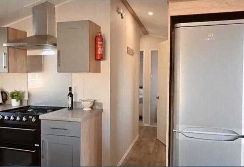 Exotic 3 Bed Caravan At Newquay Holiday Park