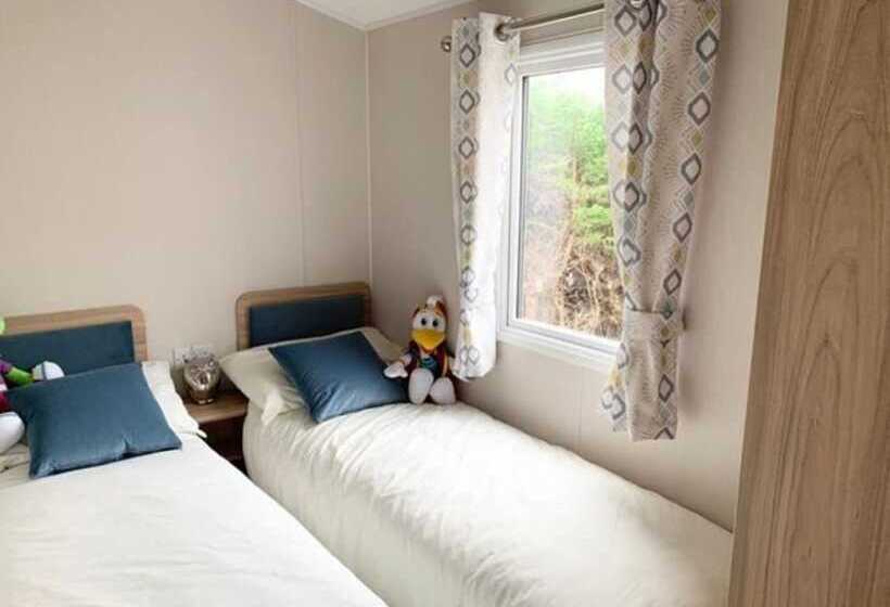 Exotic 3 Bed Caravan At Newquay Holiday Park