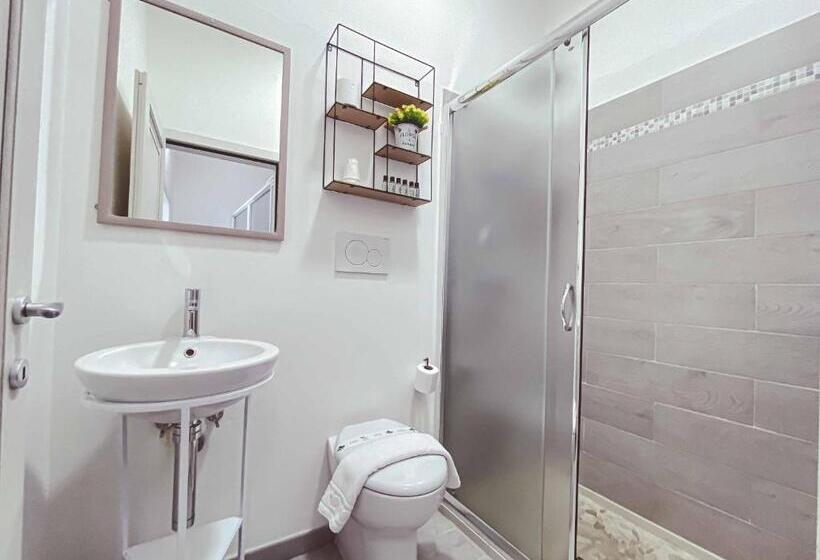 فندق Albergo Diffuso Cortellenica