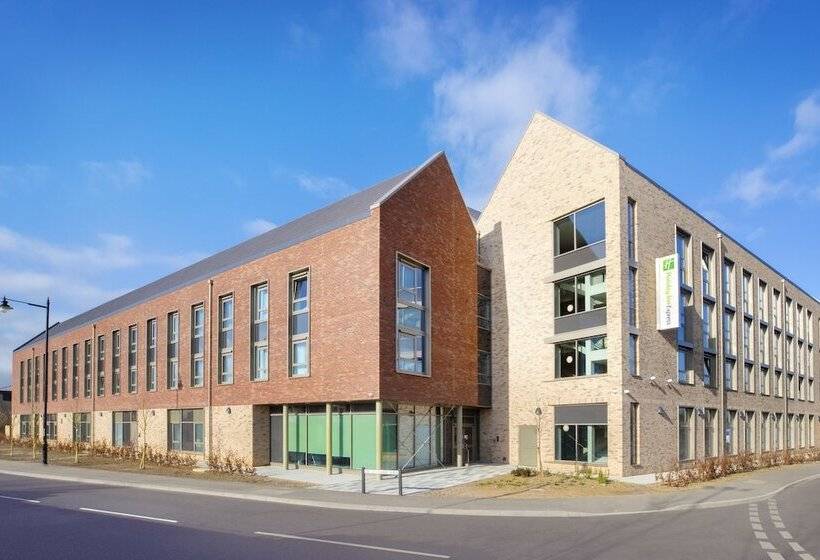 בית מלון כפרי Holiday Inn Express Cambridge West   Cambourne, An Ihg