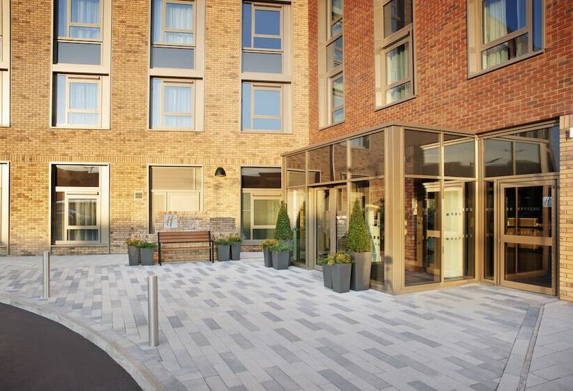 בית מלון כפרי Holiday Inn Express Cambridge West   Cambourne, An Ihg