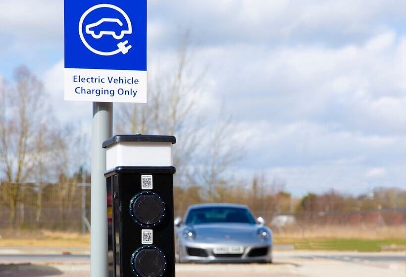 בית מלון כפרי Holiday Inn Express Cambridge West   Cambourne, An Ihg