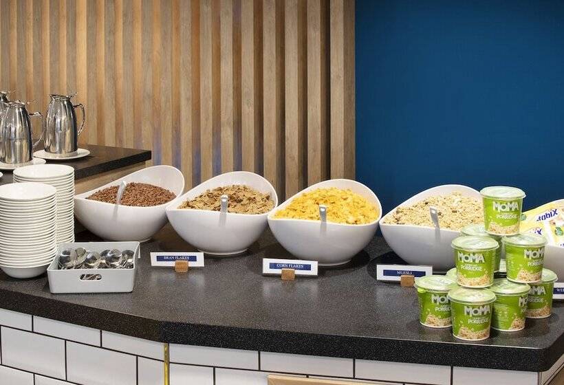 בית מלון כפרי Holiday Inn Express Cambridge West   Cambourne, An Ihg