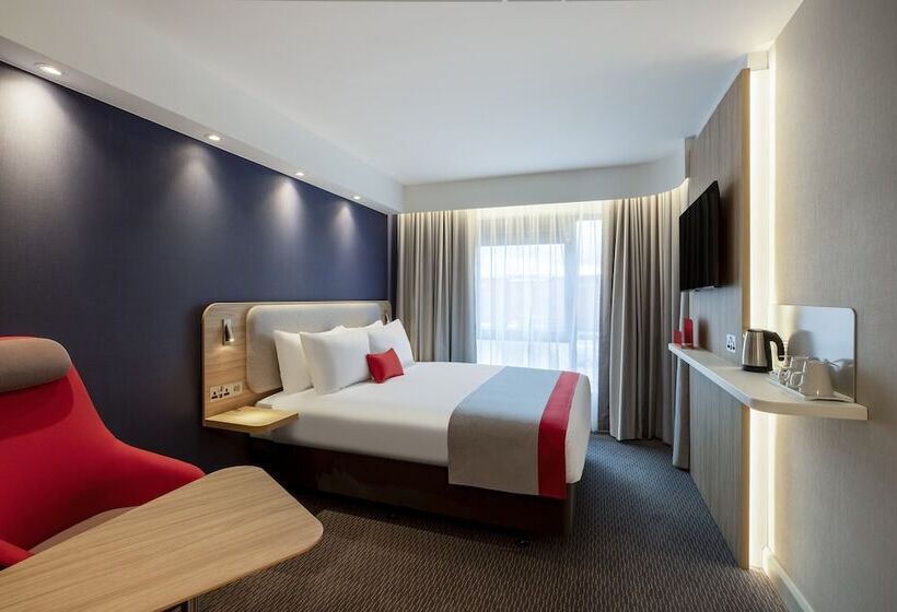 בית מלון כפרי Holiday Inn Express Cambridge West   Cambourne, An Ihg