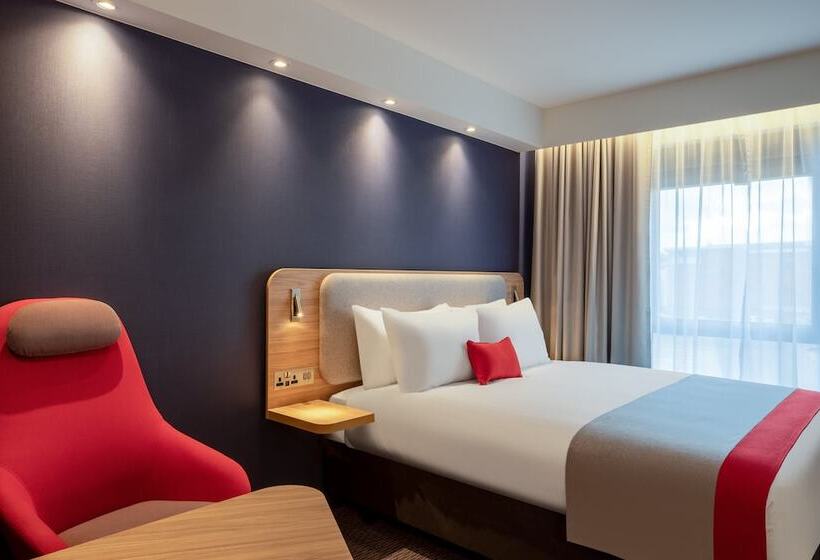 בית מלון כפרי Holiday Inn Express Cambridge West   Cambourne, An Ihg