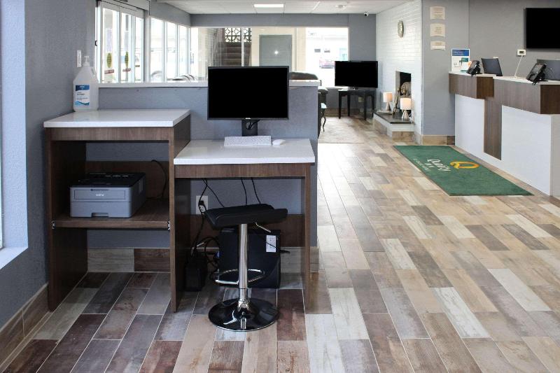 בית מלון כפרי Quality Inn  On The Lake Clarksvilleboydton